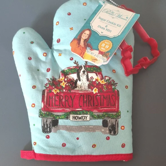 The Pioneer Woman Christmas Oven Mitt with Truck Design NWT - Picture 1 of 5